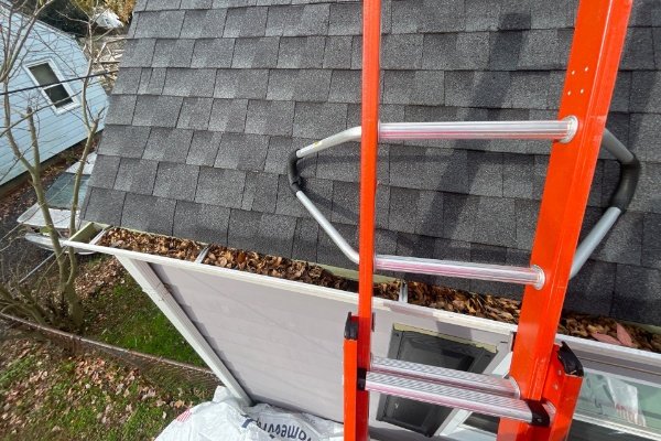 Gutter-Cleaning-Washing-Company-Near-Me-OH-VA-AND-NC-2
